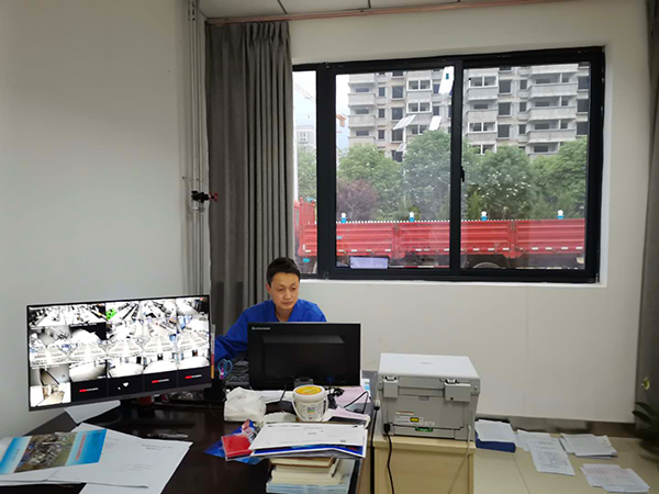 1590973585347691.jpeg 王文在整理菜品及價(jià)格.jpg