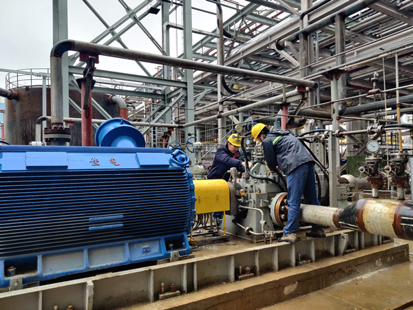 1603847490582728.jpeg 冒雨為P1408泵做防凍.jpg