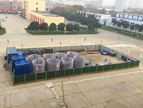 1605249046800399.jpeg 尿素車間合成塔襯里更換進(jìn)行中.jpg