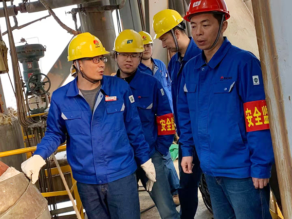 1605585652677513.jpeg 公司領(lǐng)導(dǎo)趙強(qiáng)深入尿素現(xiàn)場檢查工作5.jpg