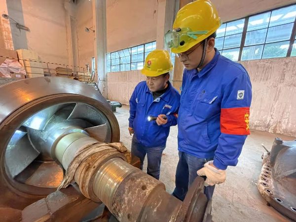 1606036891795066.jpeg 供排水張熙博檢查轉(zhuǎn)子.jpg