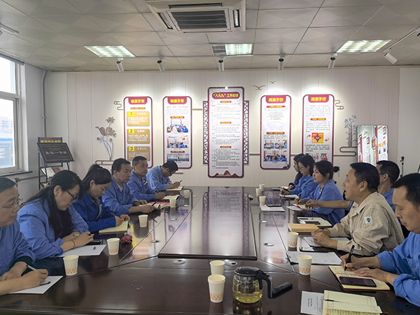 5月23日，法審、實業(yè)黨支部結(jié)對開展“學(xué)思鑄魂 共促共建”主題黨日活動 (2).jpg