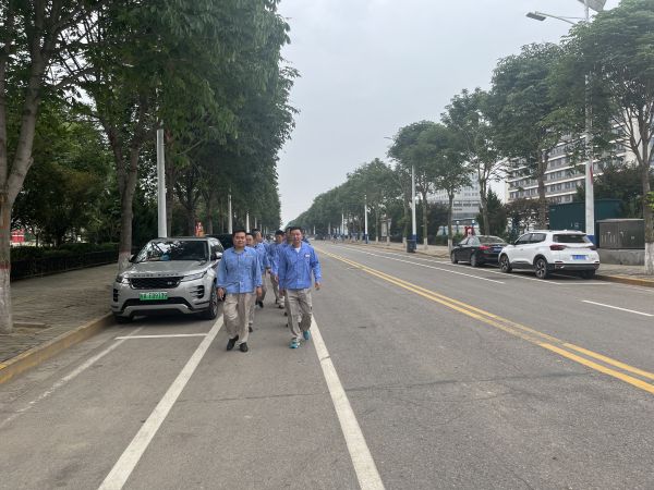 1689243353804525.jpeg 列隊前行,響應(yīng)低碳日.jpg