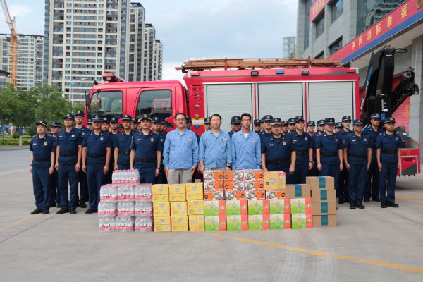 7月31日，彬州公司赴彬州市消防救援大隊開展送清涼暨八一慰問活動.jpg