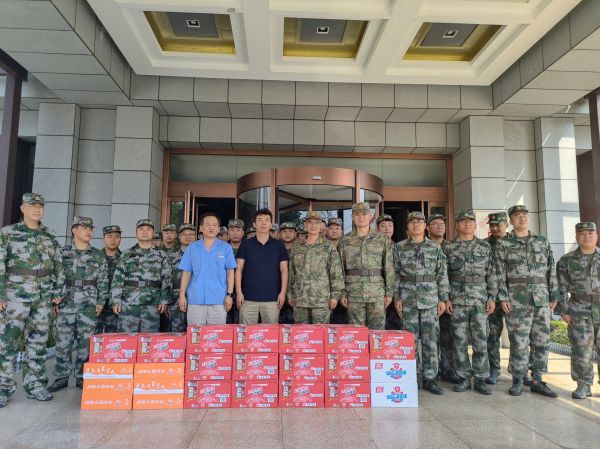 1694076632366945.jpeg 9月7日公司領導赴軍博園慰問集訓民兵.jpg
