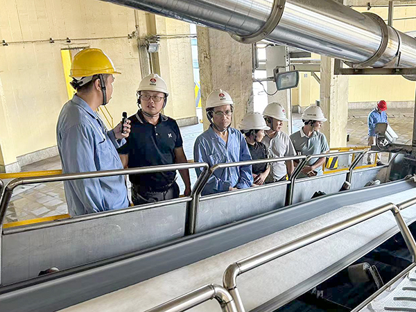 1695091103384574.jpeg 9月15日寧強(qiáng)縣人民政府副縣長來渭化參觀交流尿素銷售事宜3.jpg