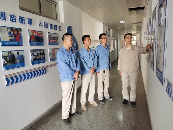 5月，計控電儀部組織委員譚珩給黨員講課 (1).jpg