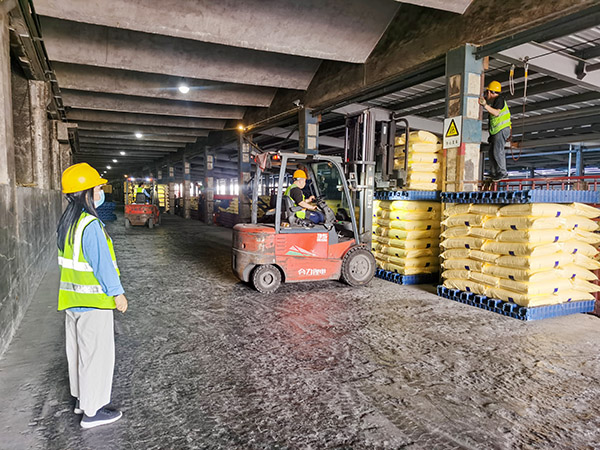 1719394115640295.jpeg 2024年6月高溫天氣尿素銷(xiāo)售持續(xù)火熱5.jpg