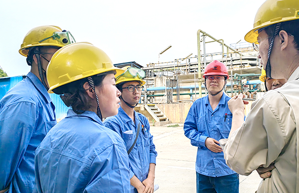 1719453442195546.jpeg 物料車間對污水處理崗位人員進(jìn)行現(xiàn)場培訓(xùn).jpg