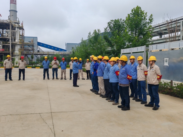 圖1 7月10日，制氣車間管理人員、化工四班全體人員參與演練。陳科武 攝.jpg