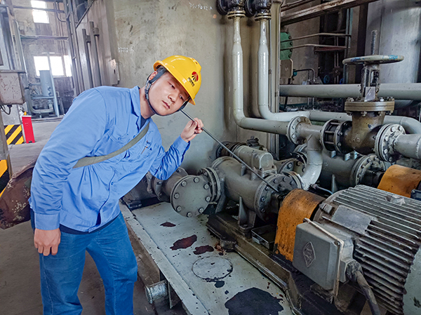 1727396379682935.jpeg 動(dòng)設(shè)備按要求認(rèn)真巡回檢查.jpg