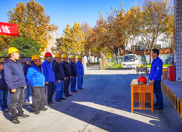 1732765270757381.jpeg 11月27日物資采供部開展油庫(kù)應(yīng)急演練活動(dòng).jpg