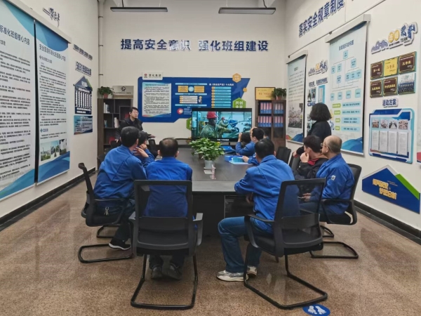 241742797986236288.jpg 計(jì)控電儀部來(lái)對(duì)標(biāo)交流2.jpg