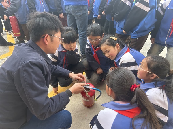 291743212636206626.jpg 3.27 黨建引領(lǐng)聚合力 校企共筑節(jié)水夢 附圖4.jpg