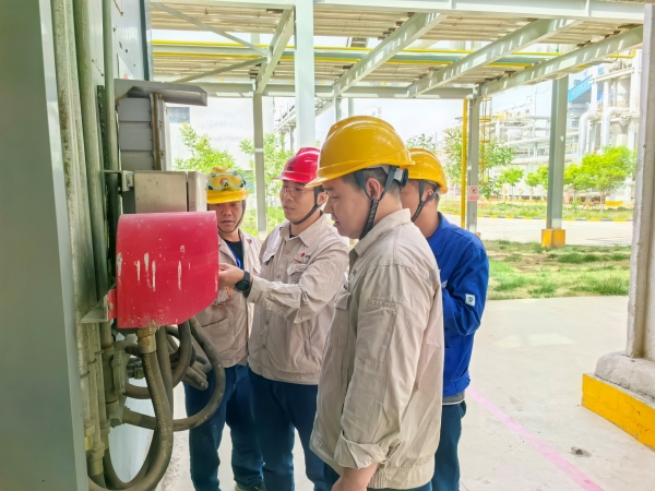 2025年，乙二醇車間開展五一節(jié)前檢查-3.jpg