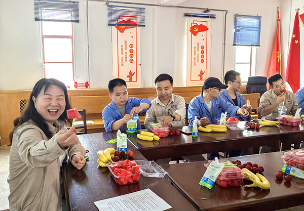 物料分會(huì)第二季度生日會(huì)照片  7月11日、物料車間會(huì)議室.jpg