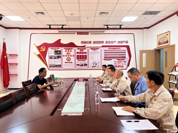 2025年7月31日，任總車間調(diào)研安全生產(chǎn)、黨建等工作.jpg